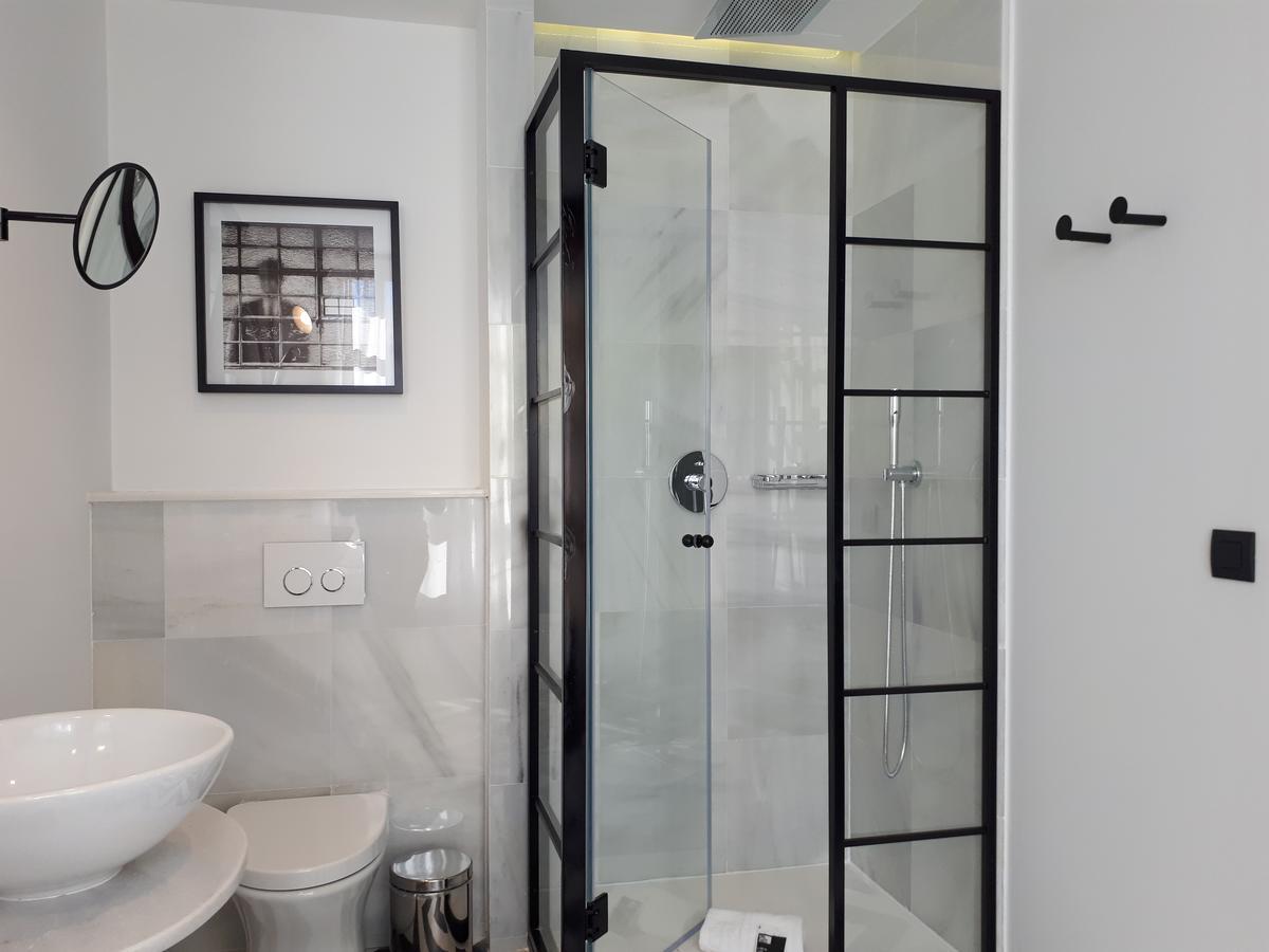 Suite,1214607427:JPEG